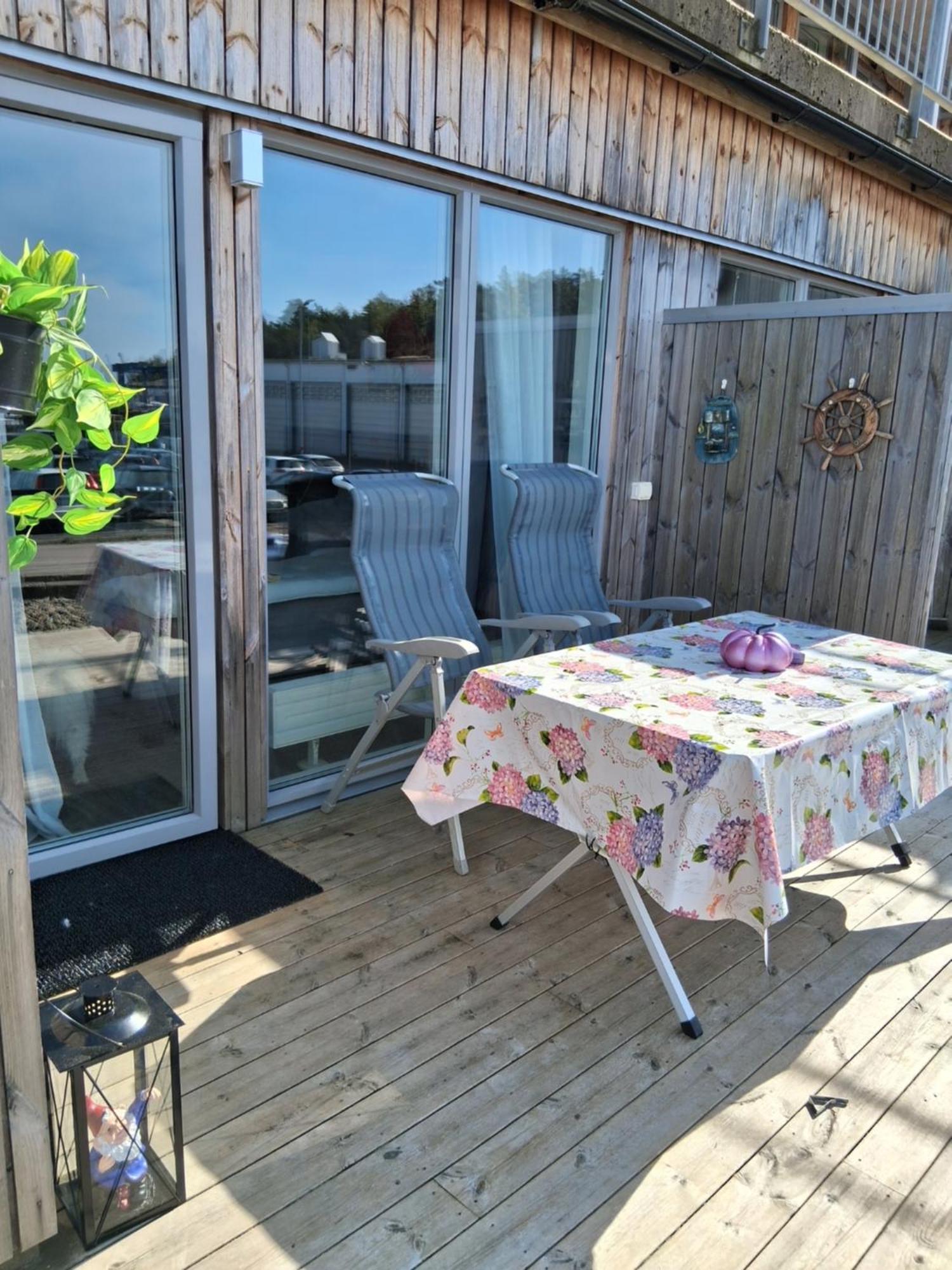 Laegenhetshotell Varvet Ellos Exterior photo