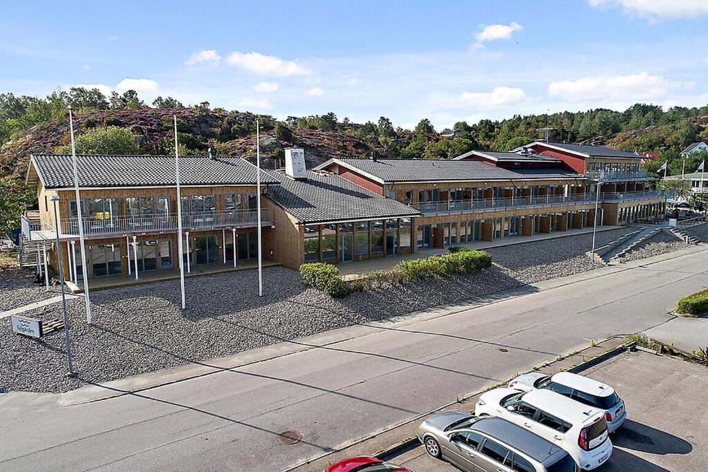 Laegenhetshotell Varvet Ellos Exterior photo